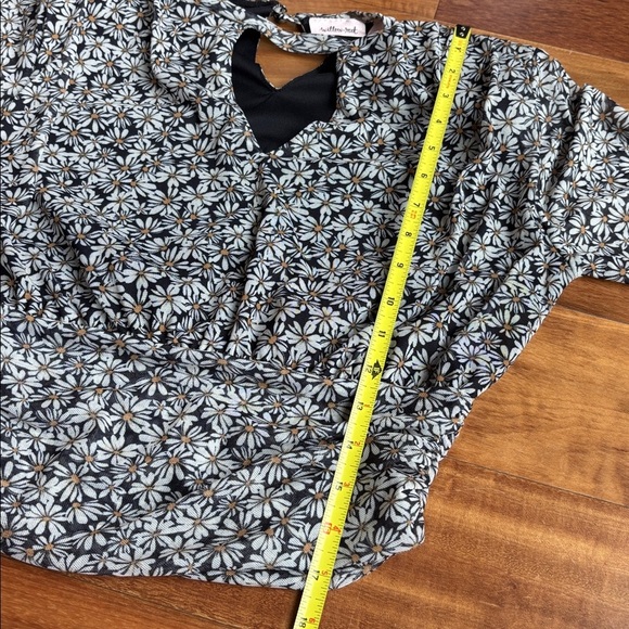 Daisy print blouse - Picture 11 of 14